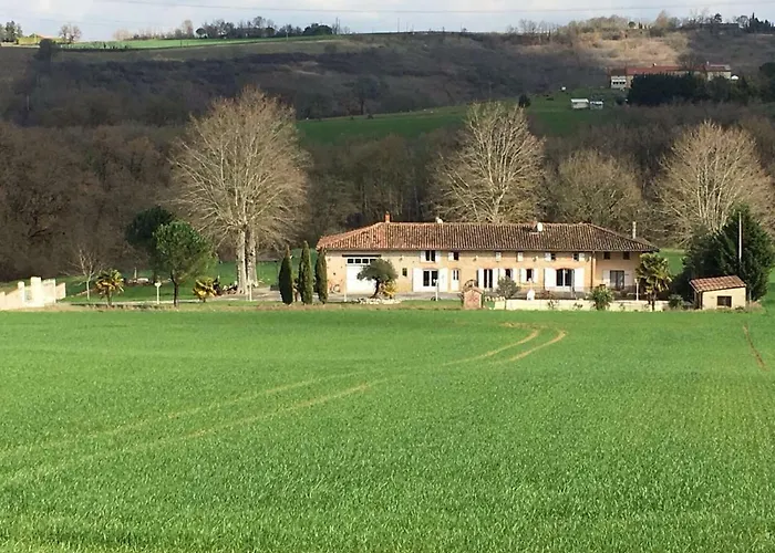 Le Mas De Briquepierre Bed & Breakfast Caraman