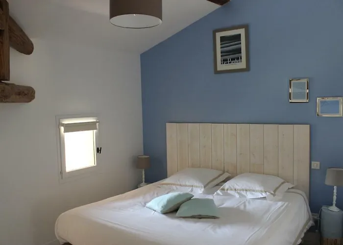 Le Mas De Briquepierre